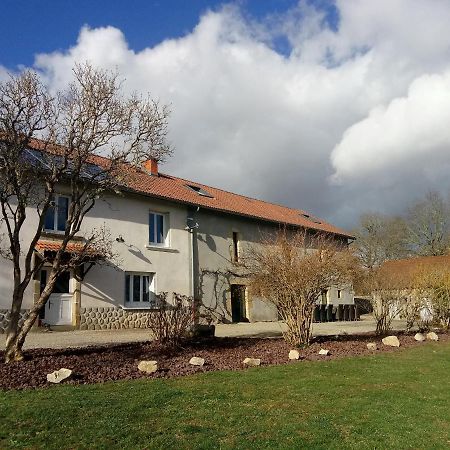 Chambres D'Hotes Quatre Mains Saint-Priest-des-Champs Esterno foto