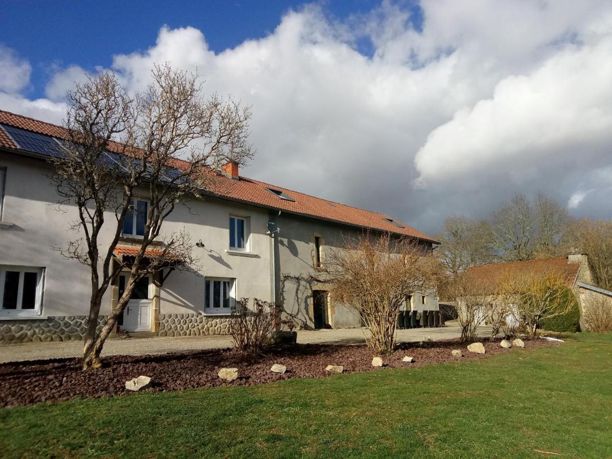 Chambres D'Hotes Quatre Mains Saint-Priest-des-Champs Esterno foto