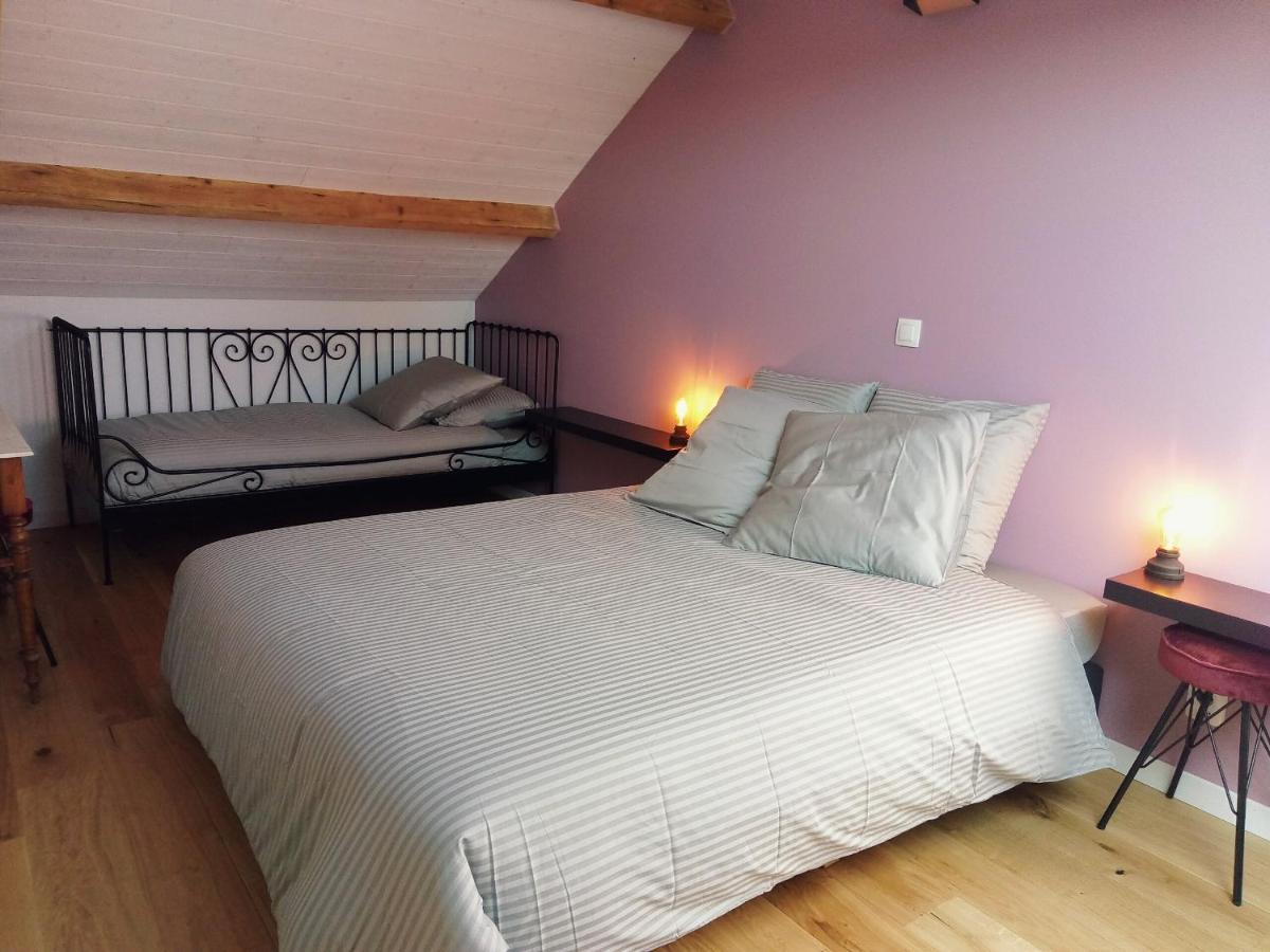 Chambres D'Hotes Quatre Mains Saint-Priest-des-Champs Esterno foto