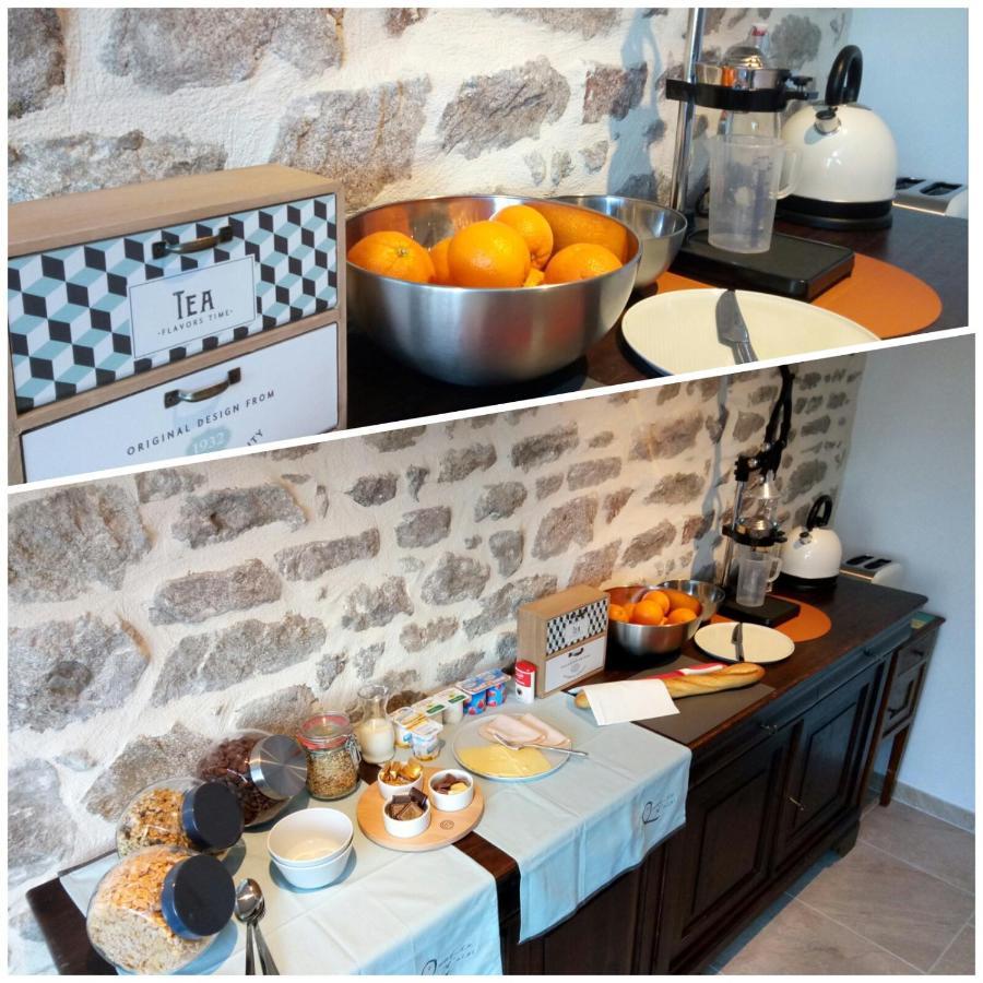 Chambres D'Hotes Quatre Mains Saint-Priest-des-Champs Esterno foto
