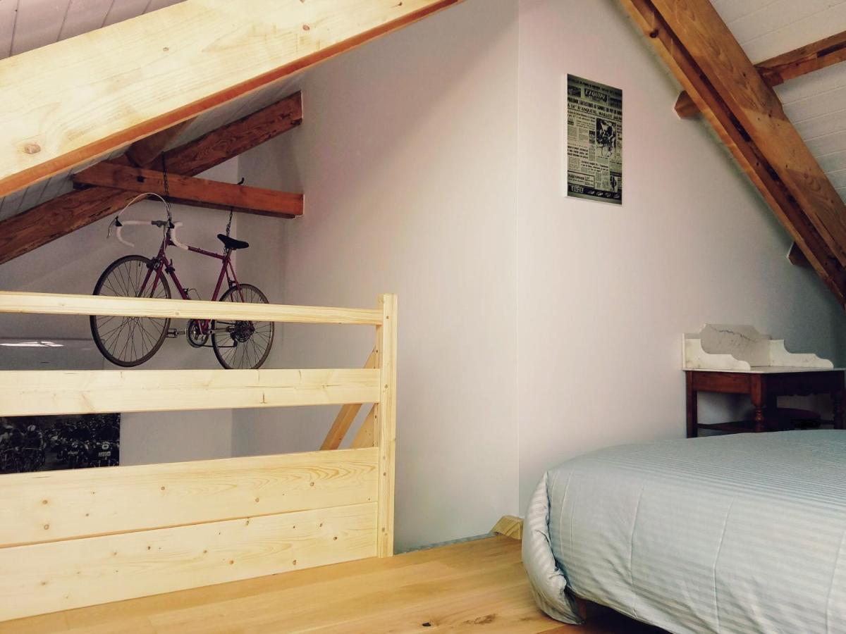 Chambres D'Hotes Quatre Mains Saint-Priest-des-Champs Esterno foto
