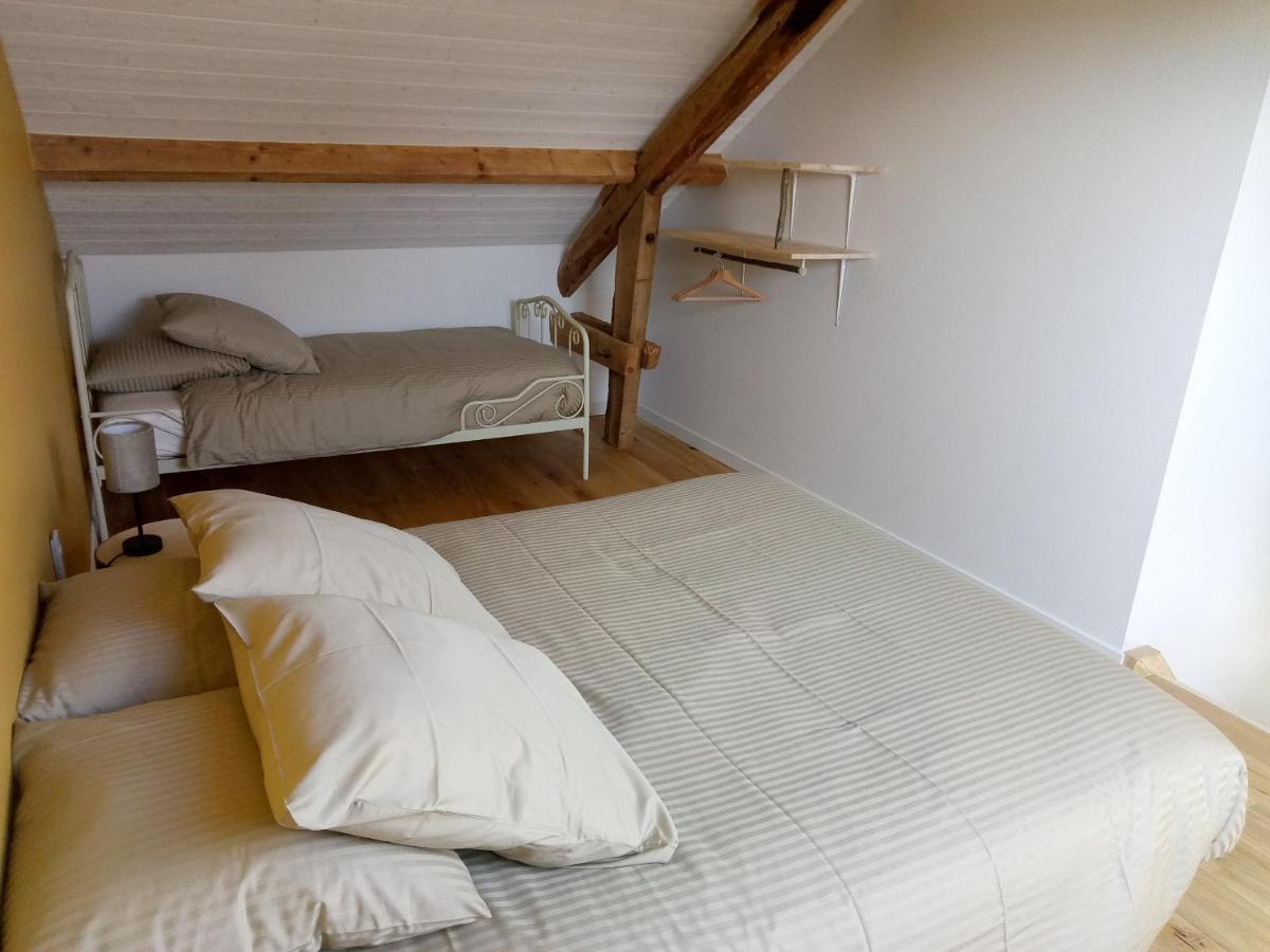 Chambres D'Hotes Quatre Mains Saint-Priest-des-Champs Esterno foto